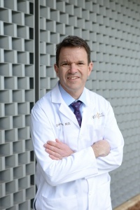 Dr.  Gordon Lewis MD