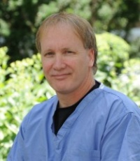 Dr. Howard L. Perlmutter DMD, Dentist