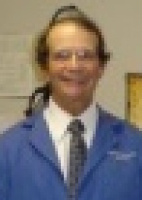 Dr. Richard M Ullman OD, Optometrist