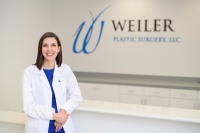 Dr. Robyn Deranger Daugherty M.D., Plastic Surgeon
