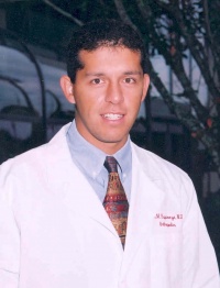 Luis R Espinoza MD