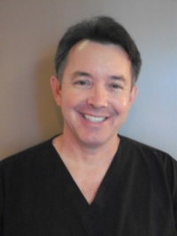 Dr. Robert L Ornelles D.D.S., Dentist