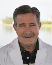 Dr. Doyle Wade Huey M.D., Family Practitioner
