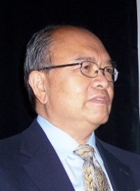 Dr. Domingo T Alvear MD
