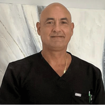 Dr. Ricardo  Revilla MD