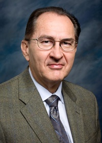 Dr. Robert D Kiger DDS