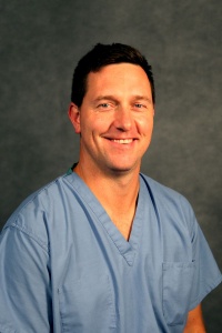 Dr. Gabriel Edward Lewullis M.D., Orthopedist