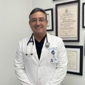 Dr. Roberto  Fernandez-Blay MD
