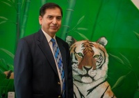 Dr. Tahir R Paul DDS, Dentist