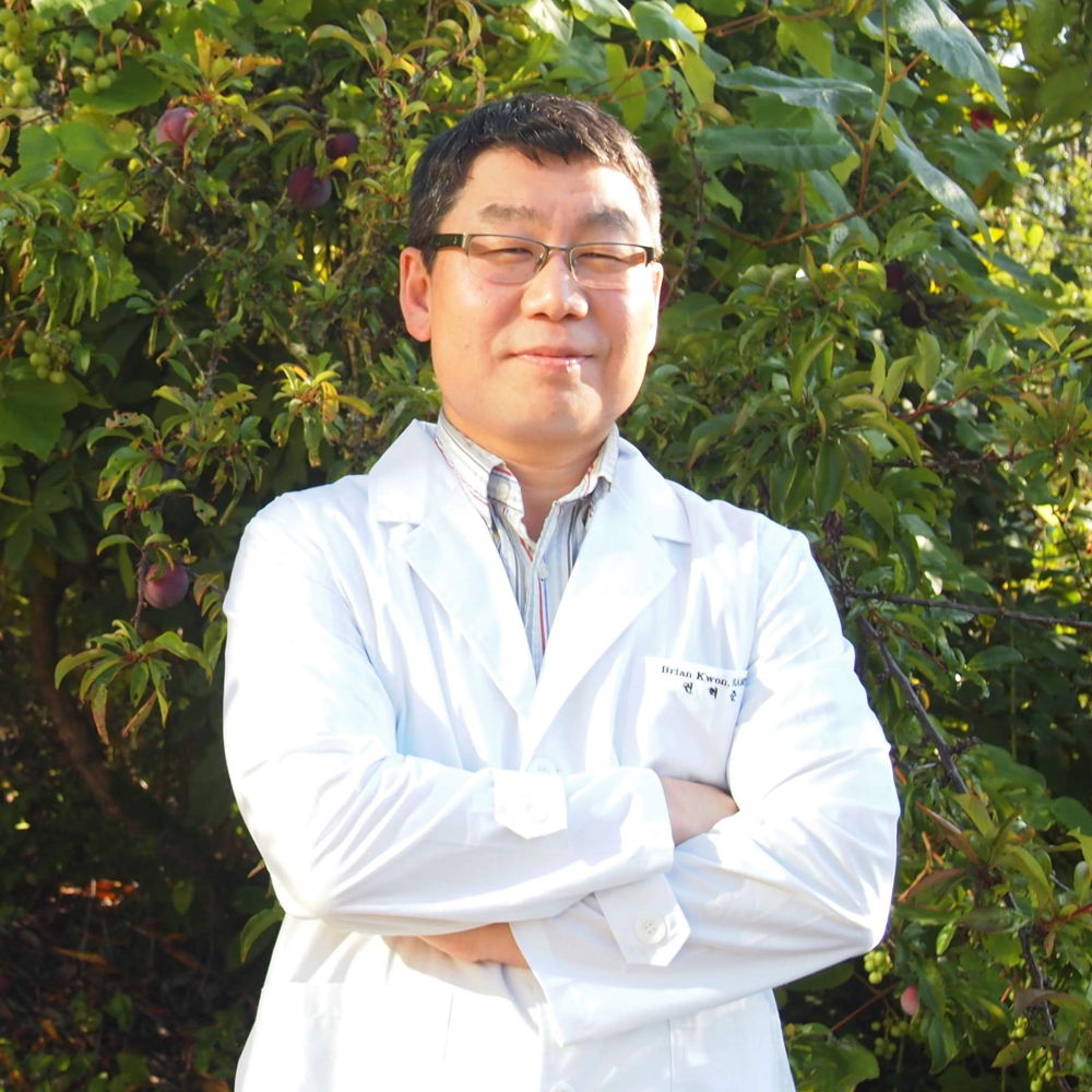 Brian Kwon, Acupuncturist