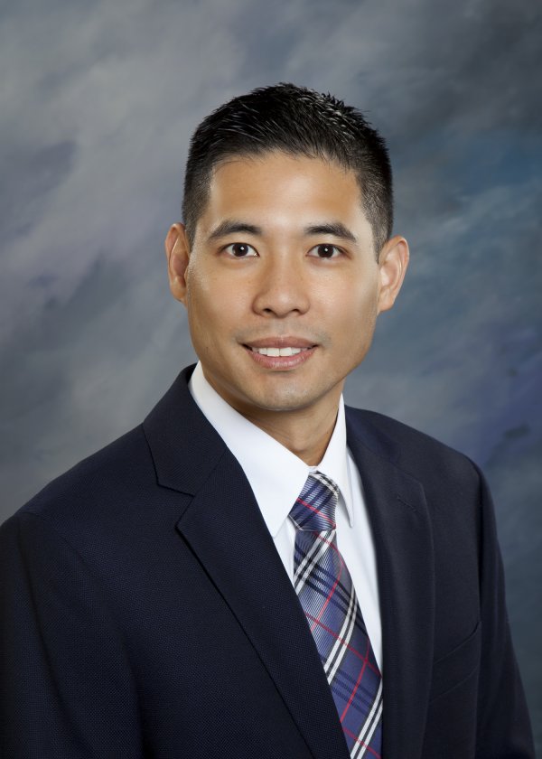 Dr. Laren Tan M.D., Internist