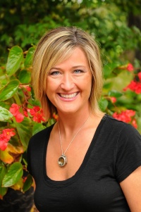 Dr. Rebecca R Thompson DDS, Dentist