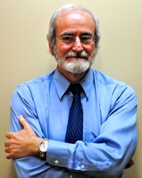 Dr. Roberto P Segura MD