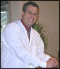 Brad L Oswald DDS, Dentist