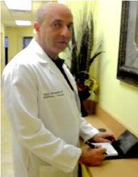 Dr. Vinicio Hernandez MD, Hematologist (Blood Specialist)