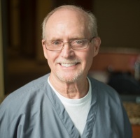 Dr. Robert  Archer DDS