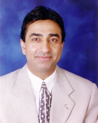 Dr. Hemant  Kapadia DDS