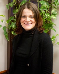 Dr. Ewa Tracz D.D.S, Dentist