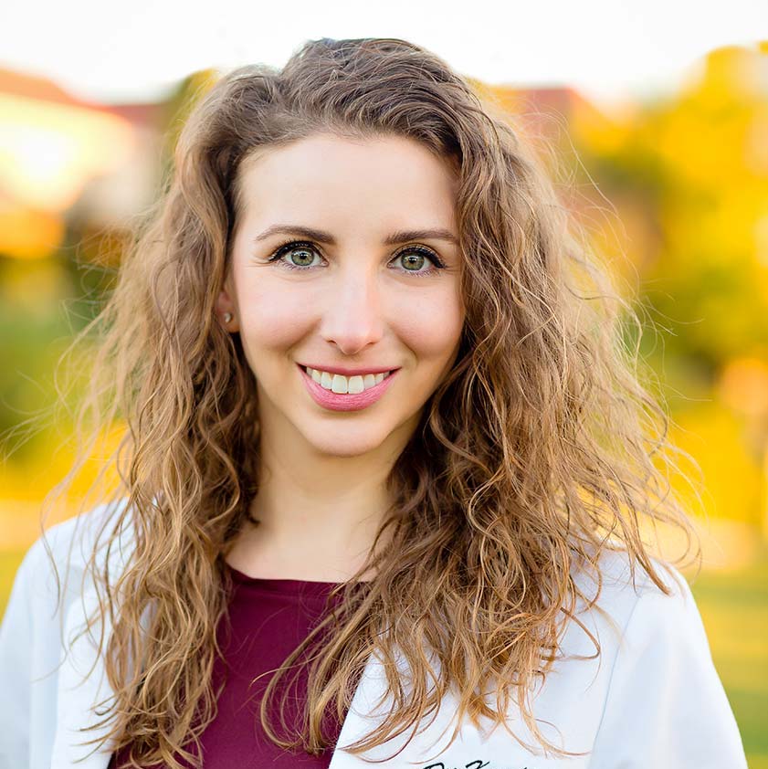 Dr. Dr. Alexandra Kantor, Dentist