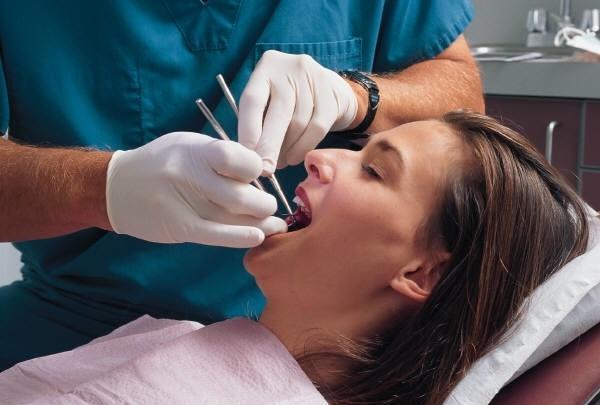 Frequent Smoking and Lack of Sleep Can Lead to Gum Disease