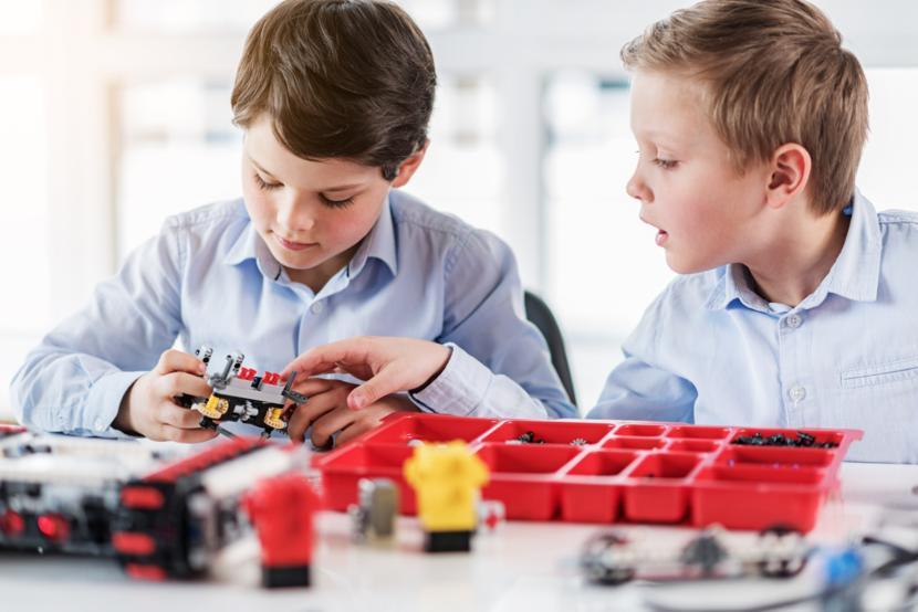 Older Dads will Have Geekier Sons, Study Suggests