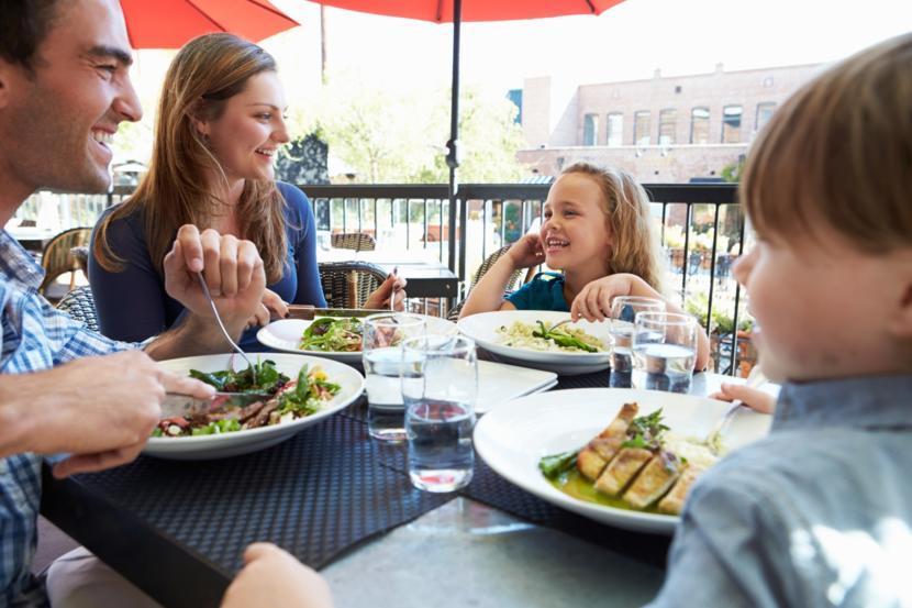 This Program Invites Families Affected by Autism to Go Out to Eat
