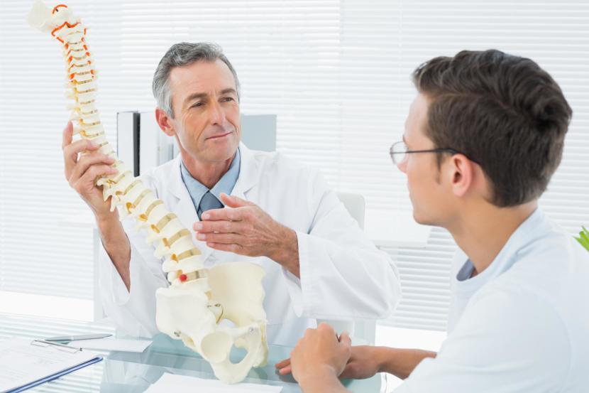 Spine Doctors vs. Chiropractors