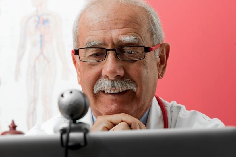 Should Doctors Be Involved With Patients on Social Media?